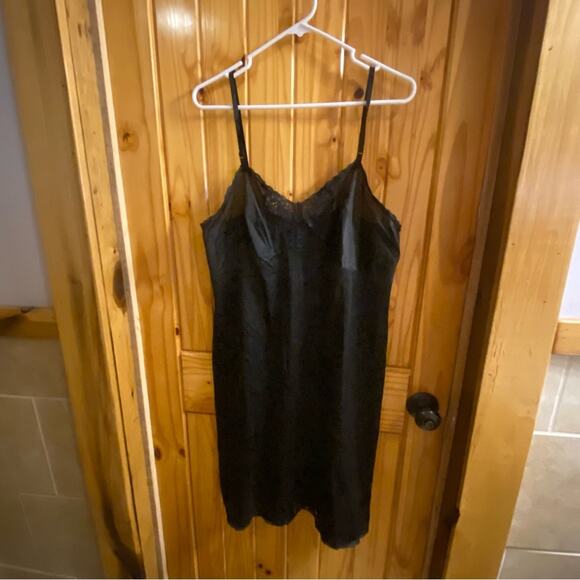 Vintage vanity Fair black short Lace Accent Slip Dress 40” bust EUC - Picture 8 of 9